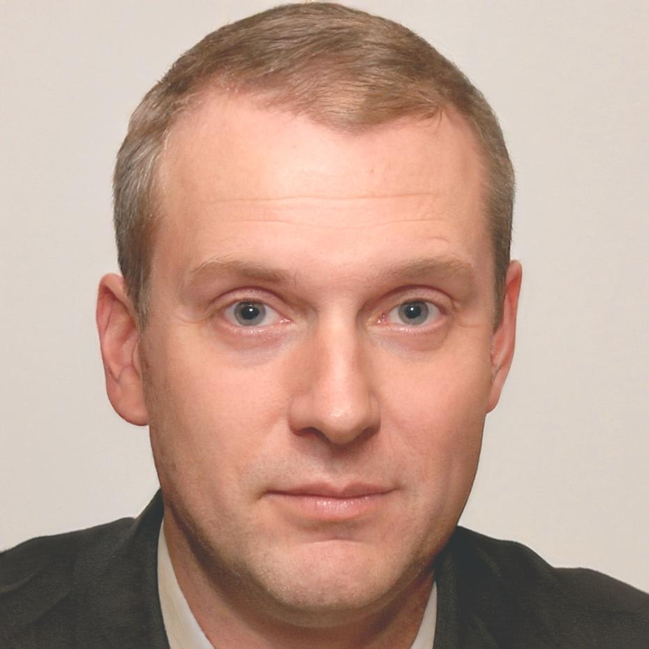 Ritratto professionale di esperto in amministrazione digitale